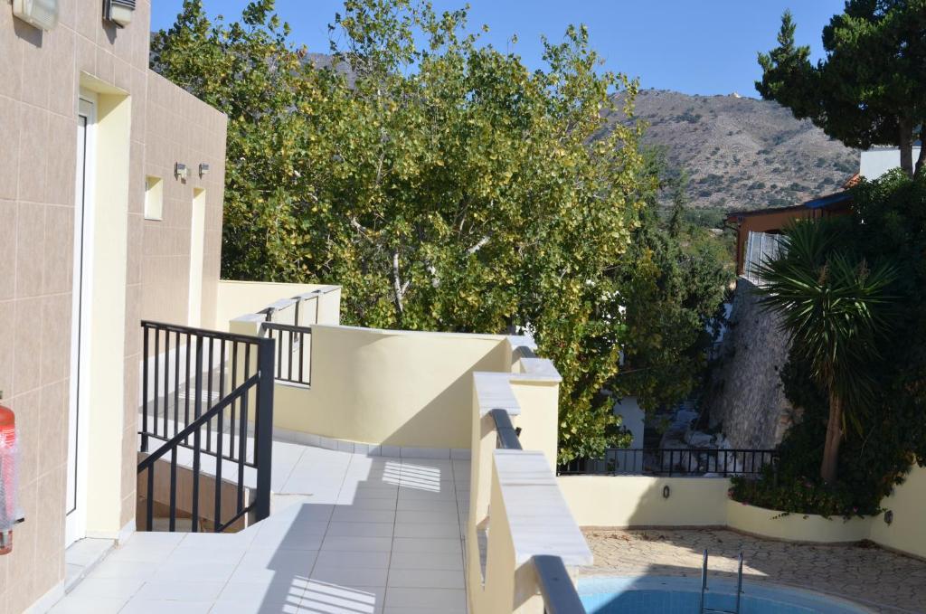 Kaloudis Apartments Almirida エクステリア 写真